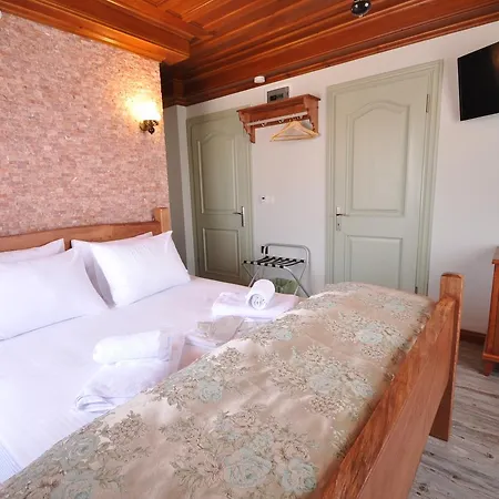 Cunda Svila - Adult Only *